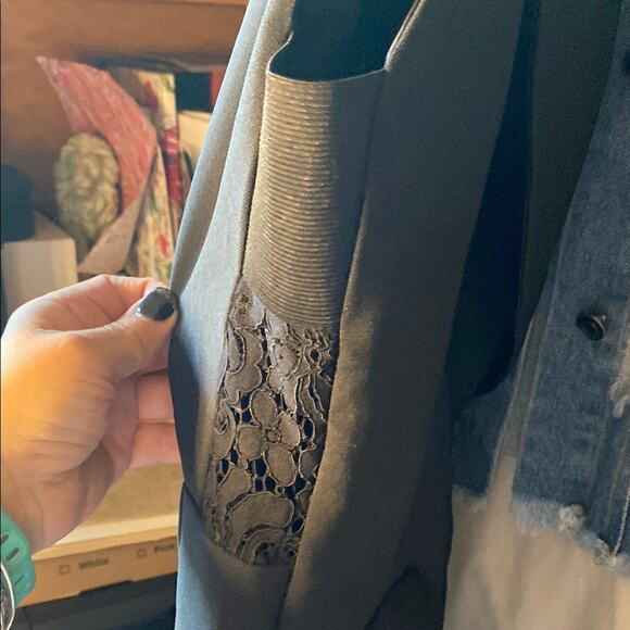 Chic Black Sleeveless Jumpsuit - Picture 4 of 8